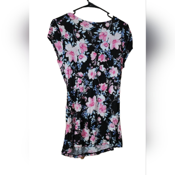 *Shirt - Picture 2 of 3